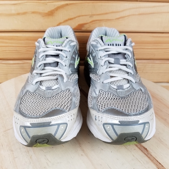 Brooks Ariel Womens 9.5 US Running Shoe Gray Green Wide Athletic Sneaker Lace-up